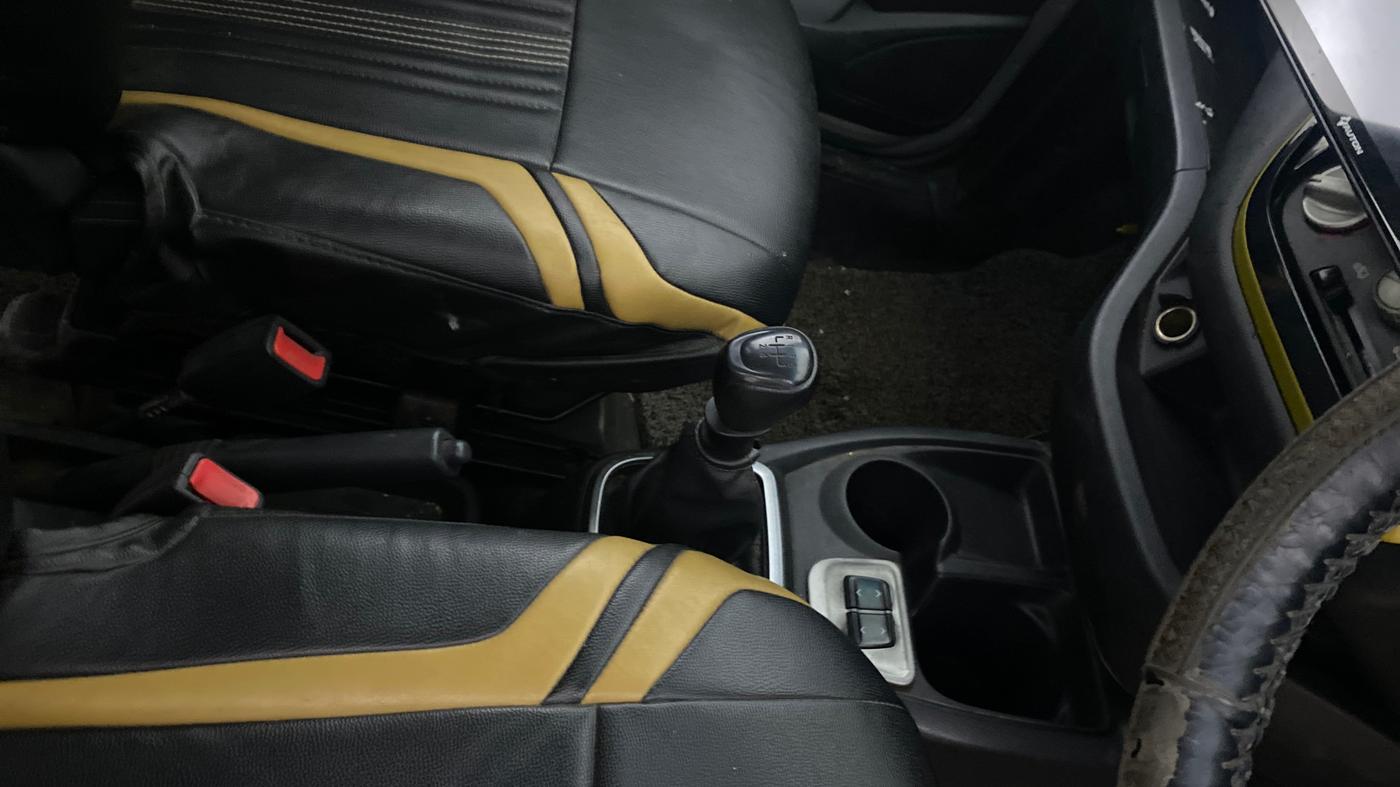 2018 Datsun Redi Go GOLD LIMITED EDITION, Petrol, Manual, 20,282 km, Gear Lever