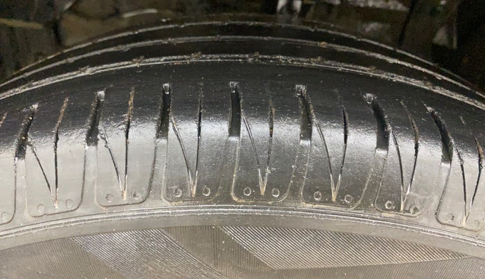 2020 Maruti Vitara Brezza ZXI PLUS DUAL TONE, Petrol, Manual, 1,22,984 km, Left Front Tyre Tread