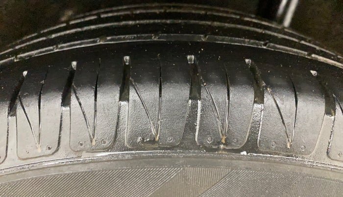 2020 Maruti Vitara Brezza ZXI PLUS DUAL TONE, Petrol, Manual, 1,22,984 km, Left Rear Tyre Tread