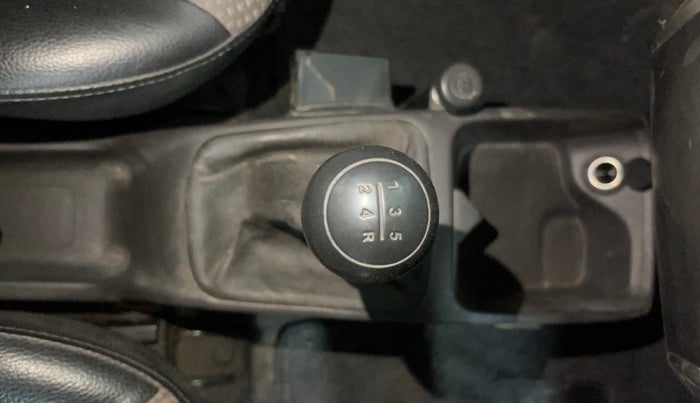 2015 Hyundai Eon SPORTZ, Petrol, Manual, 58,584 km, Gear Lever