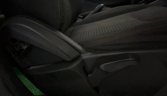 2021 Ford FREESTYLE TITANIUM 1.2 PETROL, Petrol, Manual, 74,126 km, Driver Side Adjustment Panel