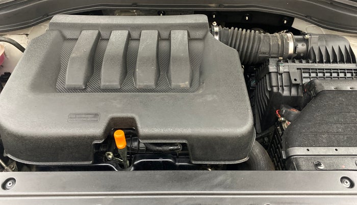 2022 Mahindra XUV700 AX 7 P AT 7 STR, Petrol, Automatic, 18,173 km, Engine View