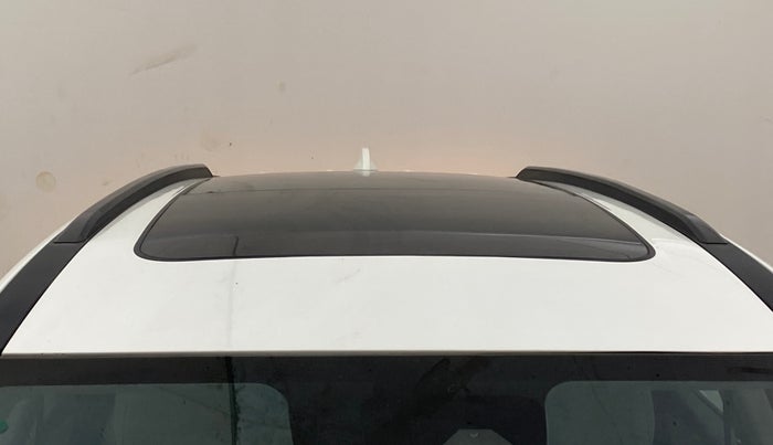 2022 Mahindra XUV700 AX 7 P AT 7 STR, Petrol, Automatic, 18,173 km, Moonroof/ Sunroof