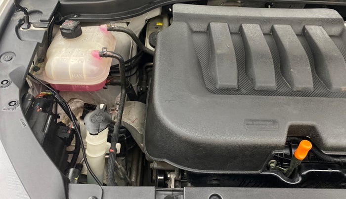 2022 Mahindra XUV700 AX 7 P AT 7 STR, Petrol, Automatic, 18,173 km, Engine View - Right