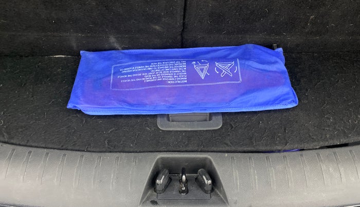 2022 Mahindra XUV700 AX 7 P AT 7 STR, Petrol, Automatic, 18,173 km, Boot Inside