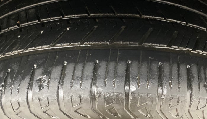 2022 Mahindra XUV700 AX 7 P AT 7 STR, Petrol, Automatic, 18,173 km, Left Rear Tyre Tread