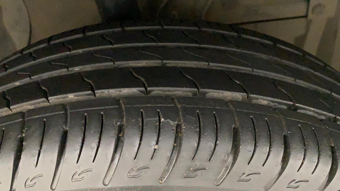 2018 Maruti Vitara Brezza ZDI PLUS AMT, Diesel, Automatic, 1,06,164 km, Right Front Tyre Tread