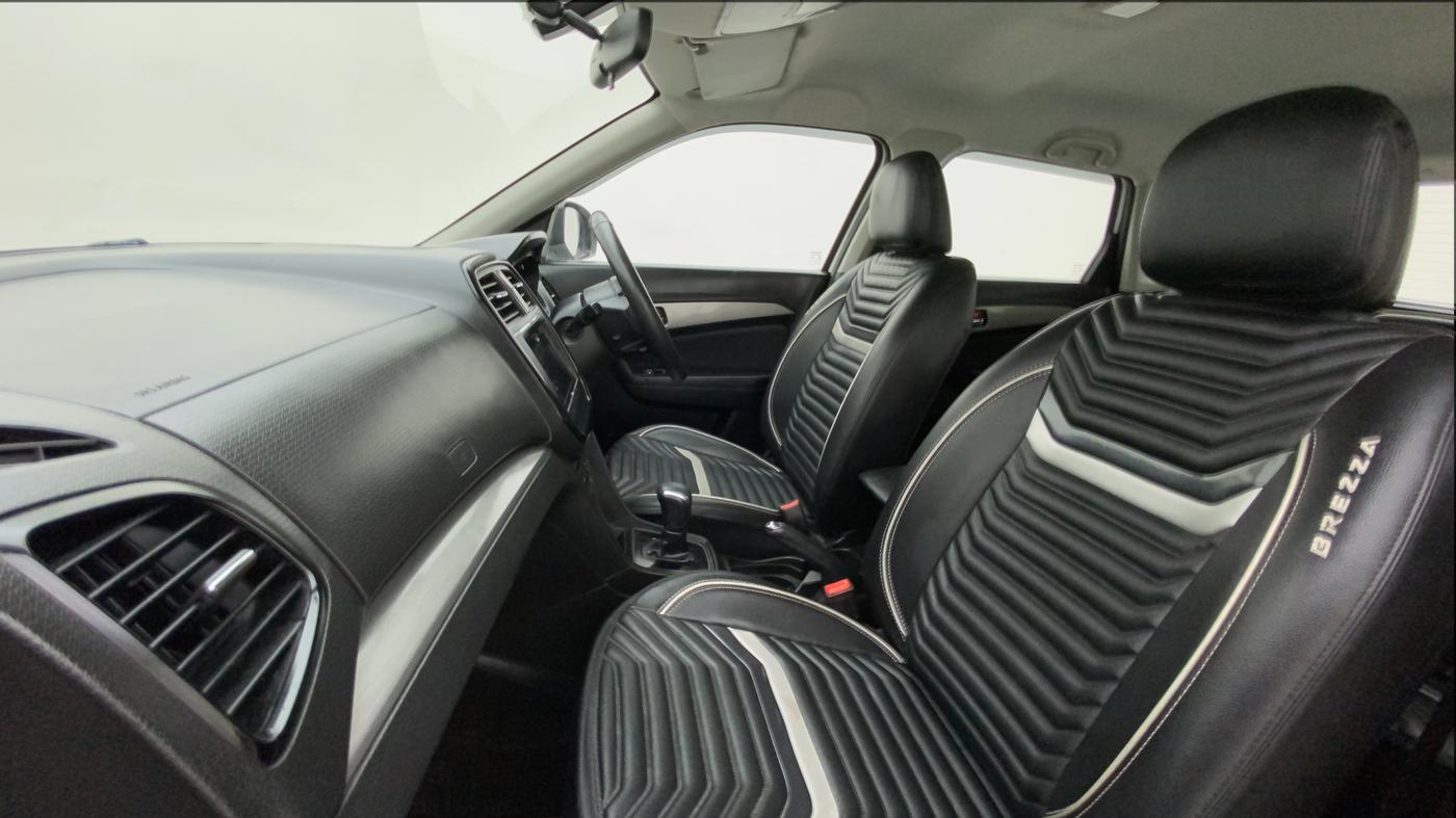 2018 Maruti Vitara Brezza ZDI PLUS AMT, Diesel, Automatic, 1,06,164 km, Right Side Front Door Cabin