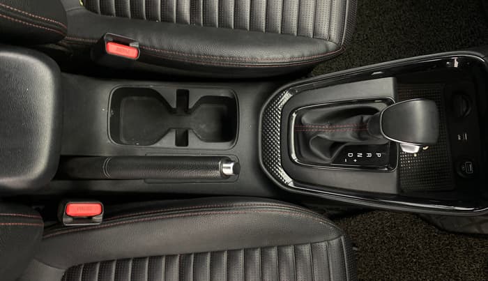 2021 KIA SONET GTX PLUS 1.5 AT, Diesel, Automatic, 1,09,655 km, Gear Lever