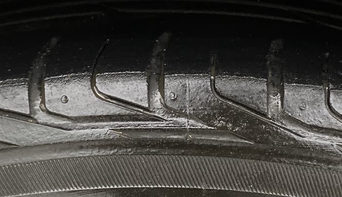2021 KIA SONET GTX PLUS 1.5 AT, Diesel, Automatic, 1,09,655 km, Left Front Tyre Tread