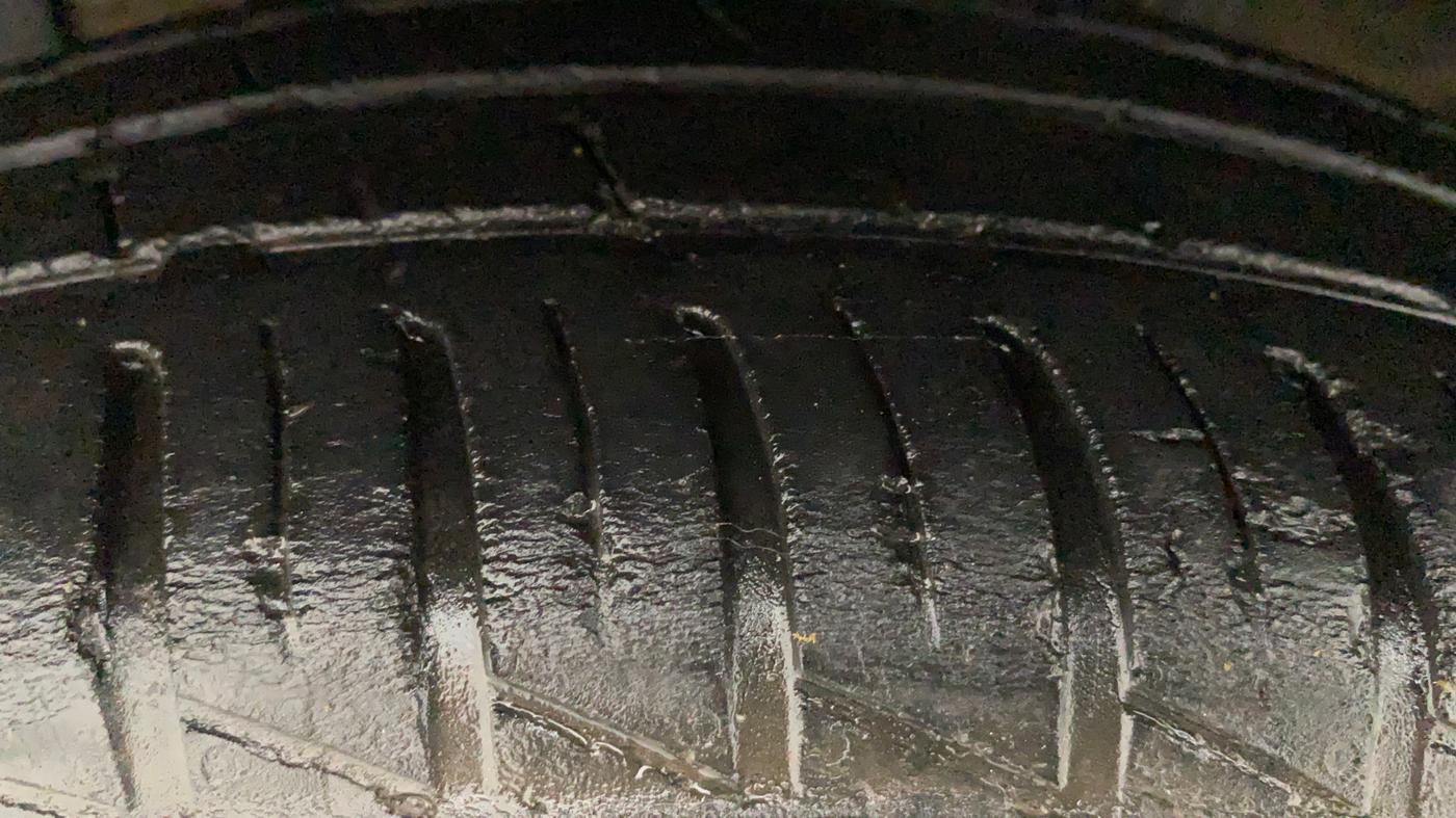 2022 Renault Kwid CLIMBER 1.0 AMT (O), Petrol, Automatic, 35,681 km, Left Front Tyre Tread