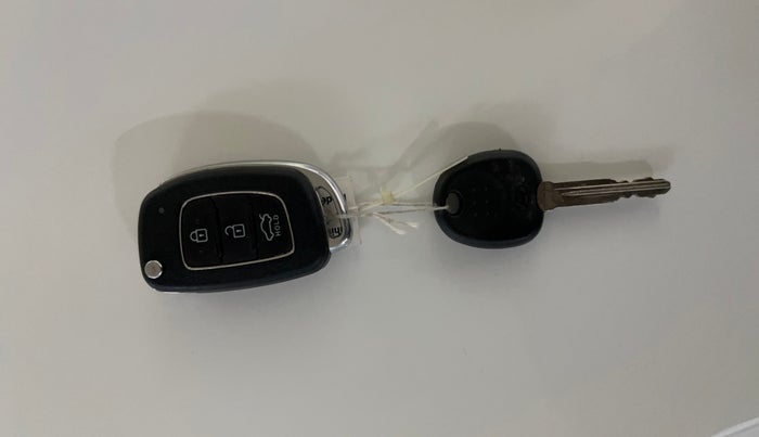 2020 Hyundai GRAND I10 NIOS MAGNA 1.2 KAPPA VTVT, Petrol, Manual, 31,254 km, Key Close Up