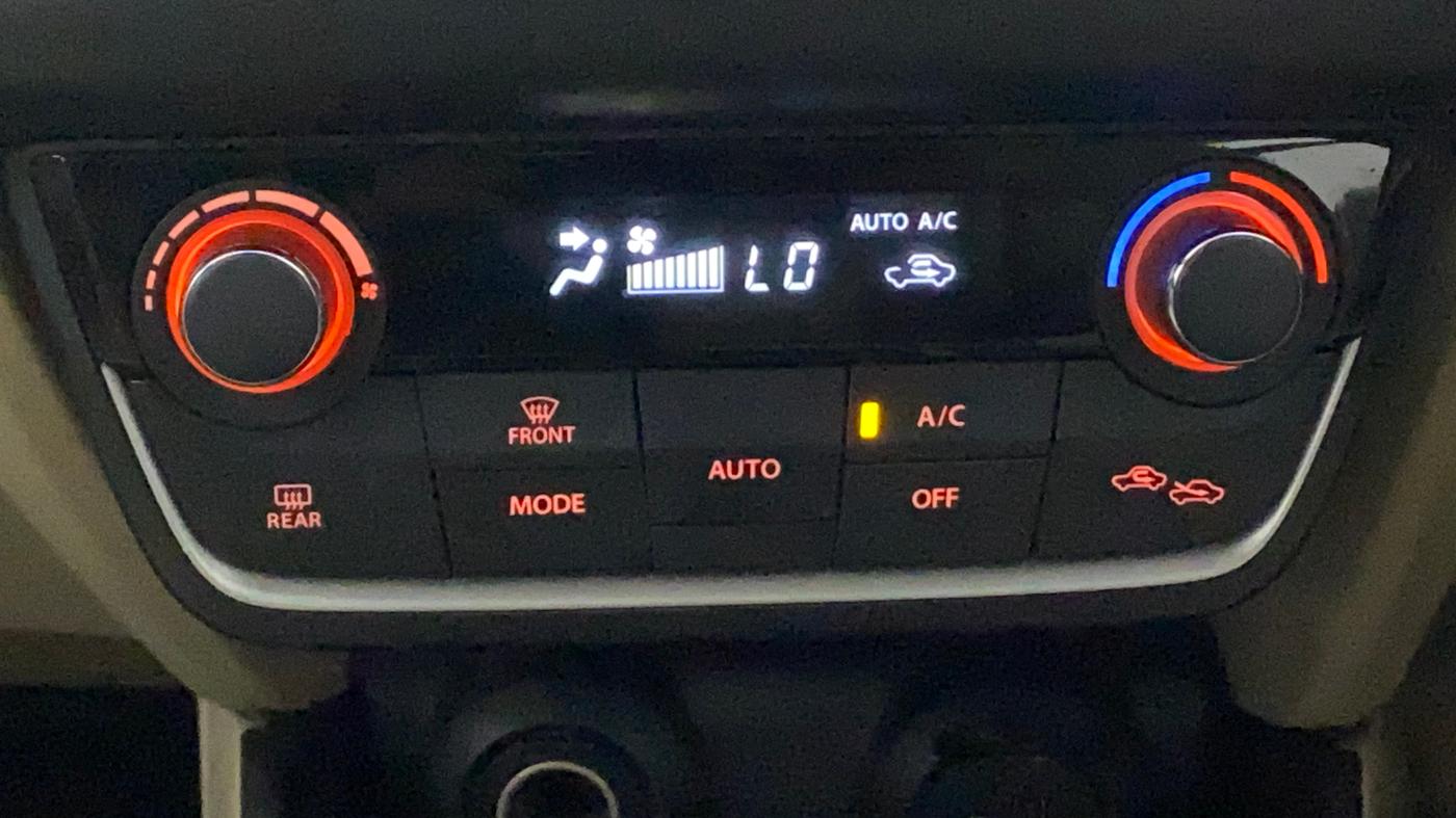 2019 Maruti Dzire ZXI, Petrol, Manual, 34,572 km, Automatic Climate Control