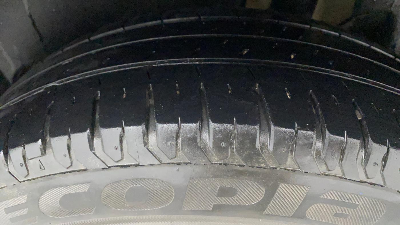 2019 Maruti Dzire ZXI, Petrol, Manual, 34,572 km, Left Rear Tyre Tread