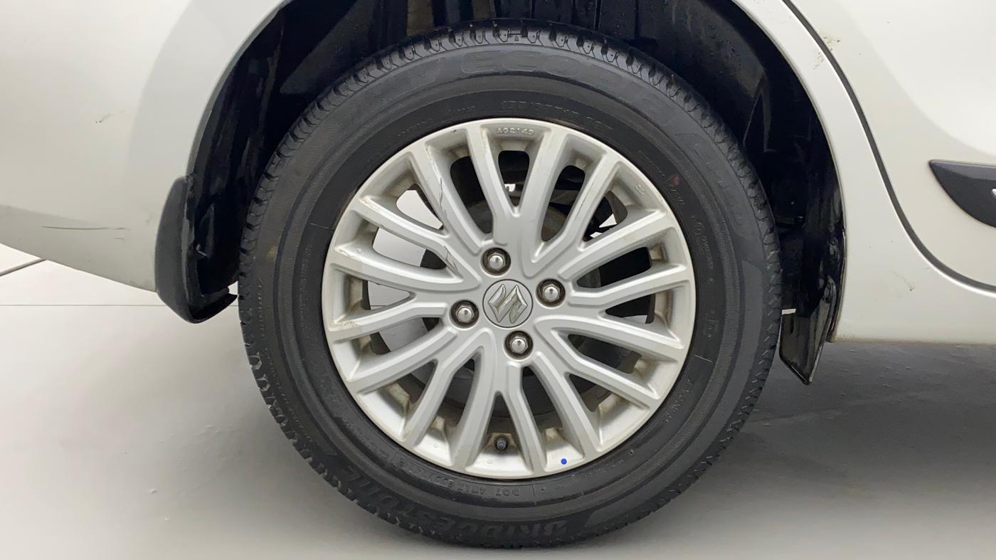 2019 Maruti Dzire ZXI, Petrol, Manual, 34,572 km, Right Rear Wheel