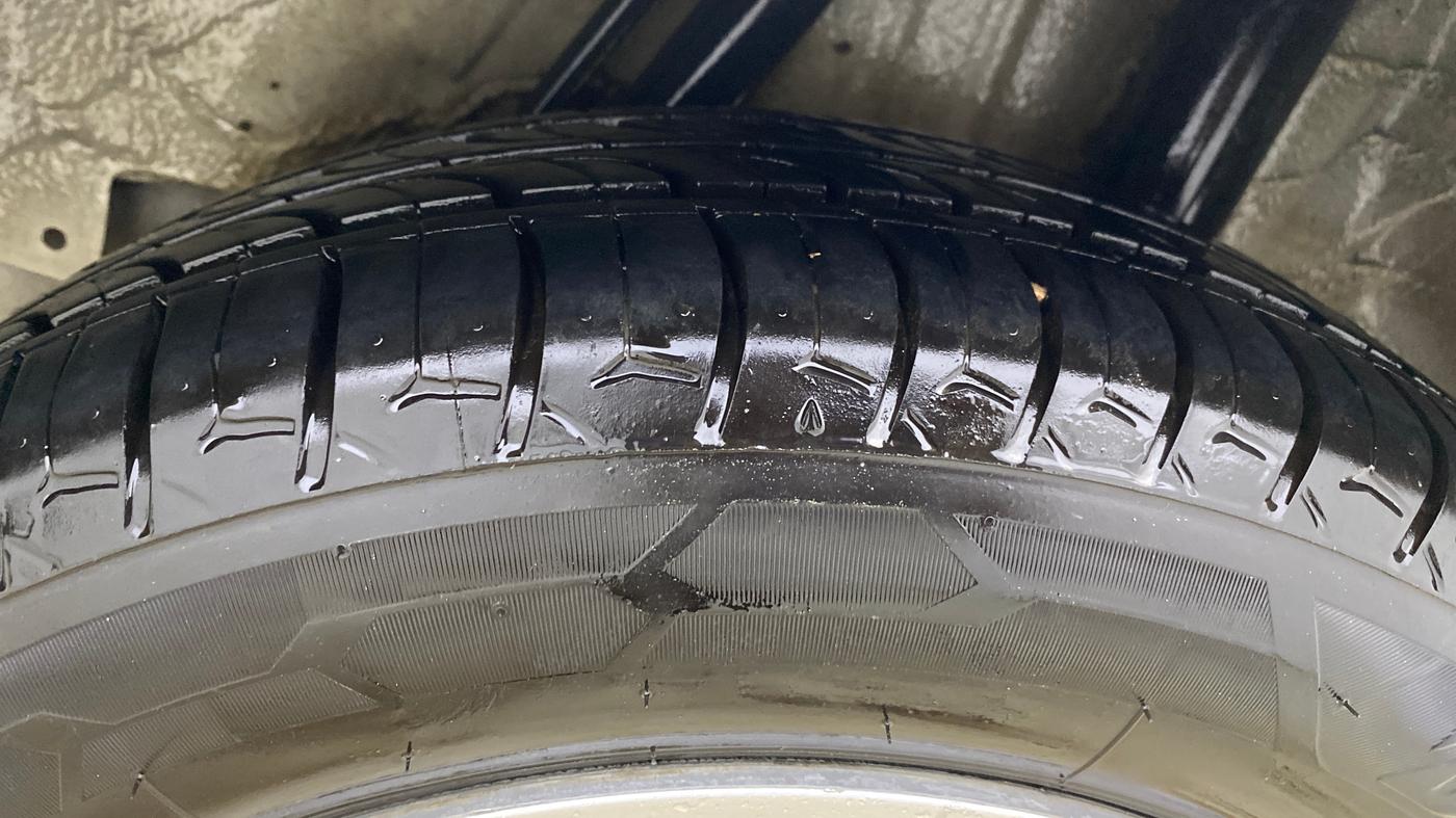 2018 Honda Jazz 1.2L I-VTEC V AT, CNG, Automatic, 1,19,214 km, Left Rear Tyre Tread