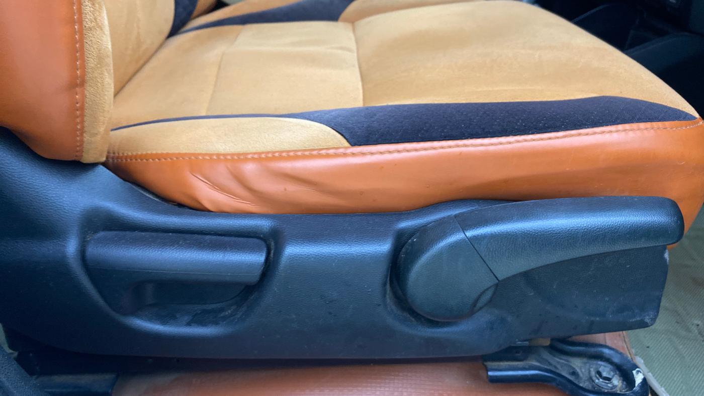 2018 Honda Jazz 1.2L I-VTEC V AT, CNG, Automatic, 1,19,214 km, Driver Side Adjustment Panel