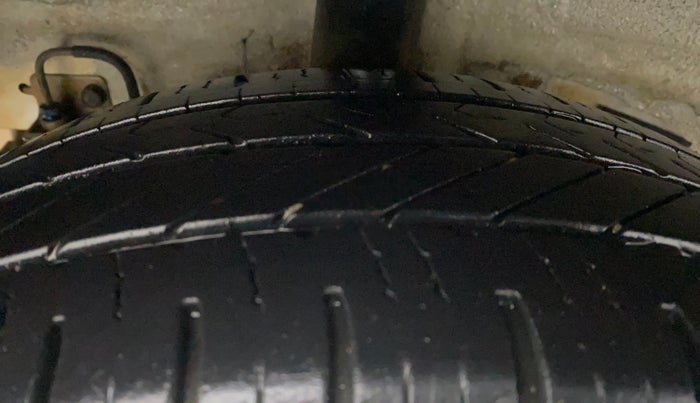 2017 Hyundai Xcent E, Petrol, Manual, 57,461 km, Right Rear Tyre Tread