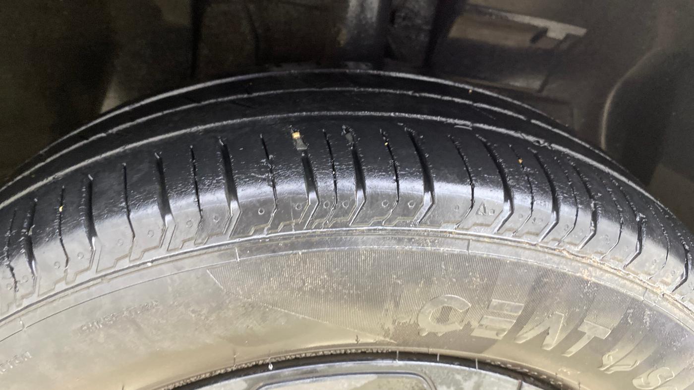 2022 Tata PUNCH ADVENTURE MT, Petrol, Manual, 45,108 km, Right Front Tyre Tread