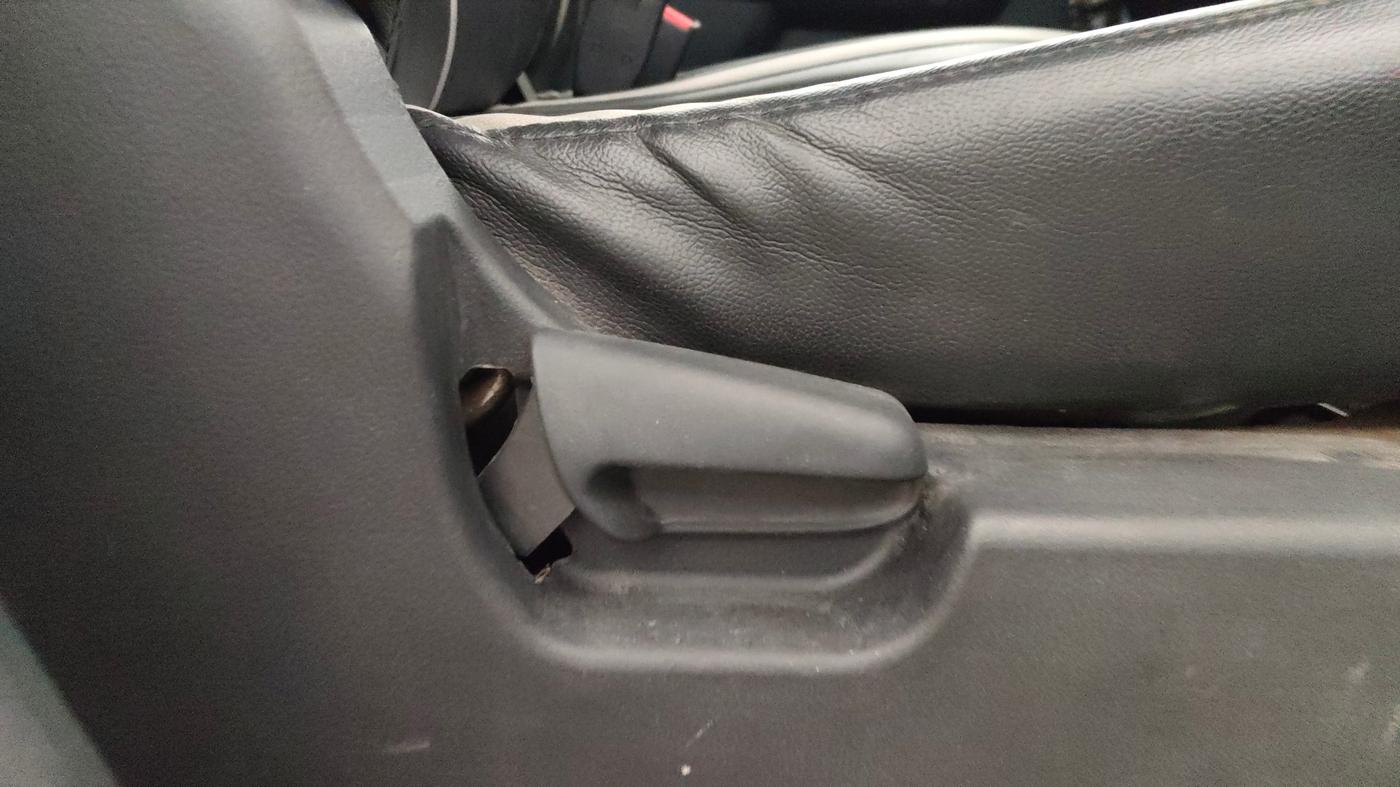 2014 Maruti Wagon R 1.0 VXI, Petrol, Manual, 54,230 km, Driver Side Adjustment Panel