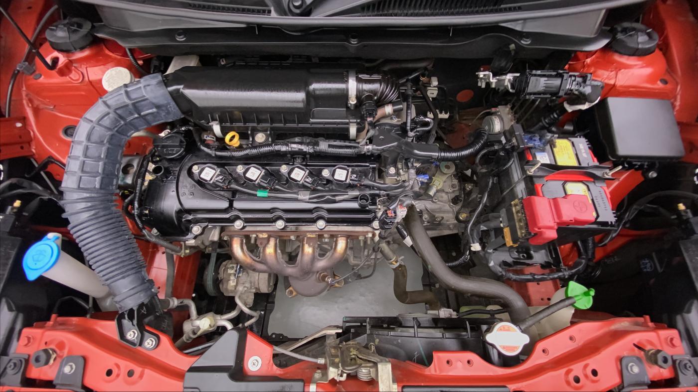 2018 Maruti Swift LXI D, Petrol, Manual, 9,825 km, Open Bonet