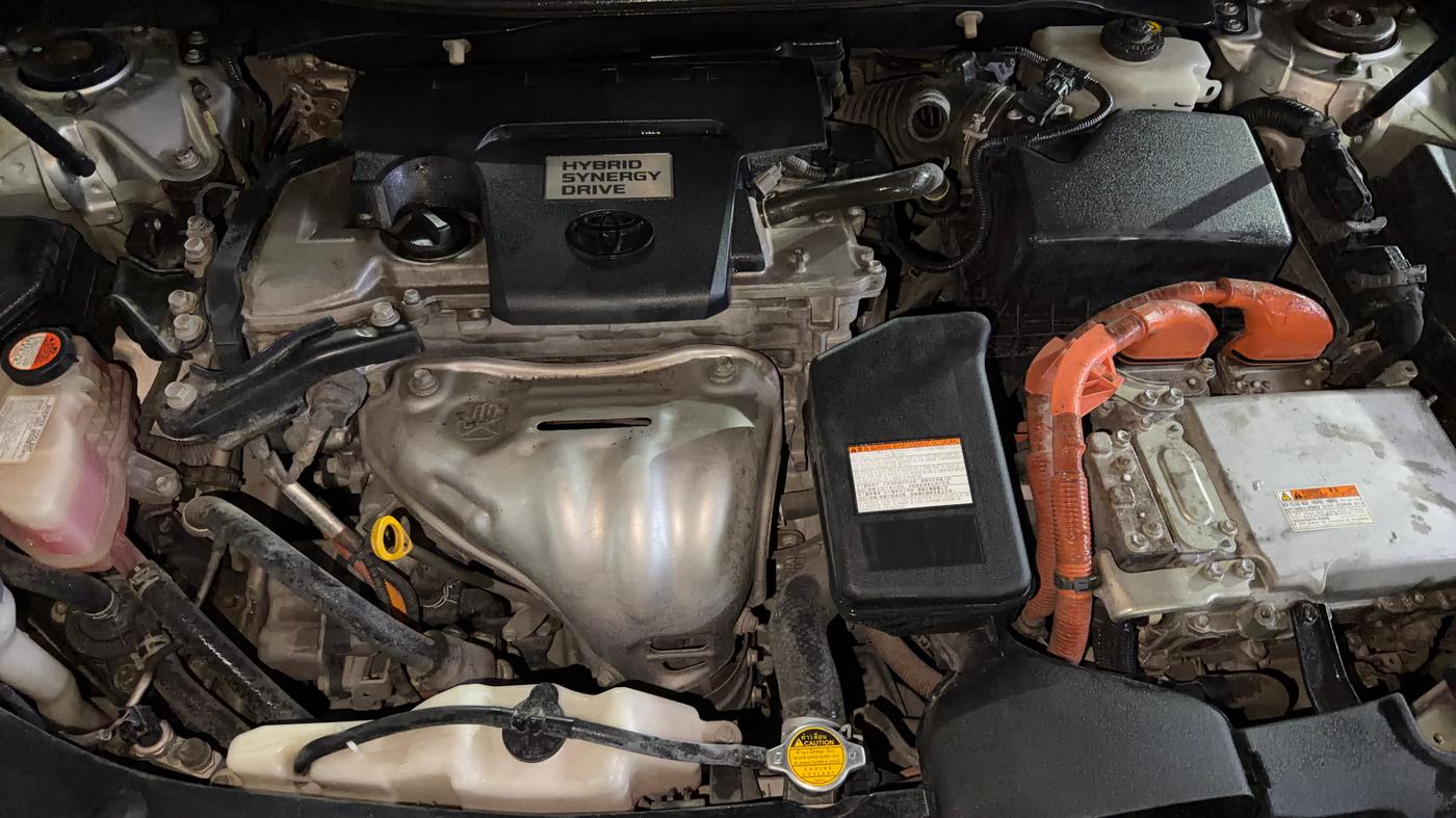 2016 Toyota Camry HYBRID, Hybrid, Automatic, 63,113 km, Engine View