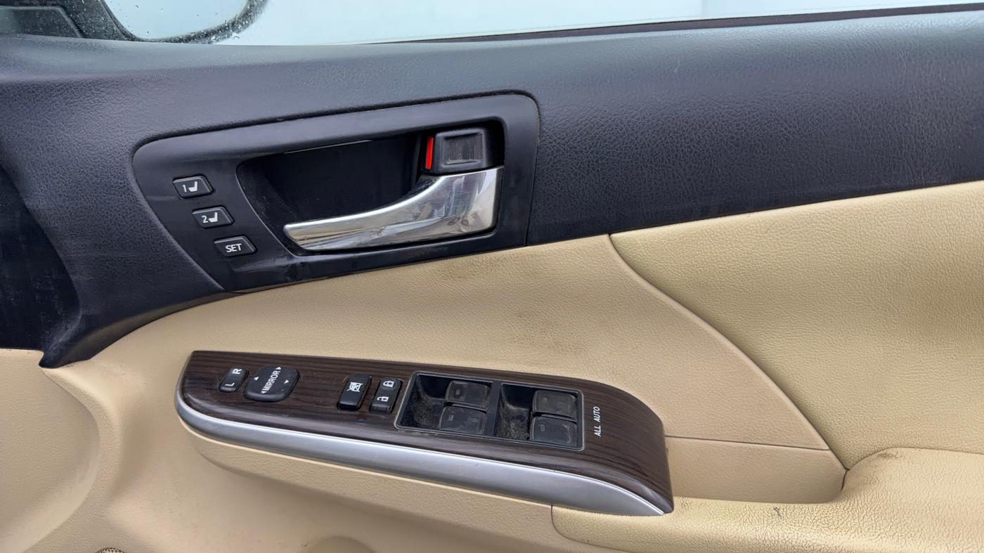 2016 Toyota Camry HYBRID, Hybrid, Automatic, 63,113 km, Driver Side Door Panels Control