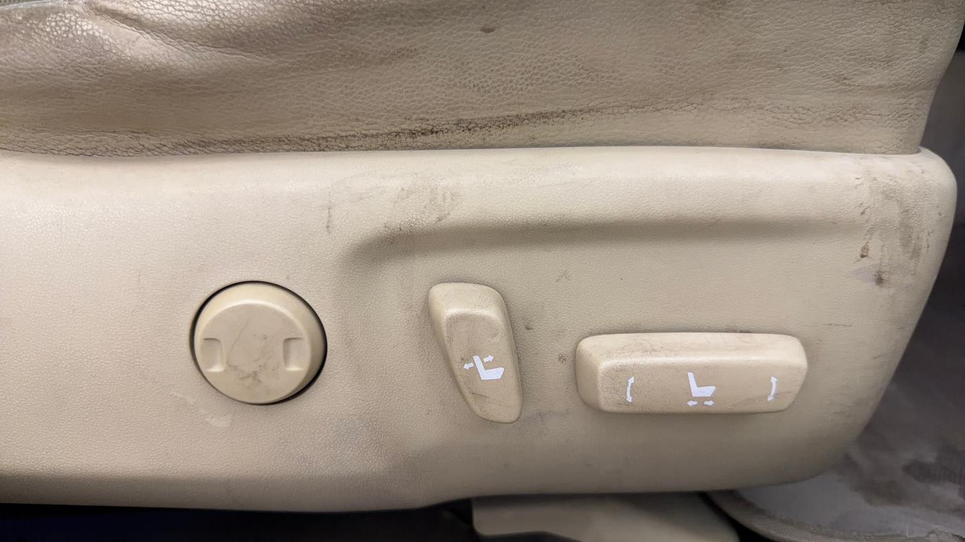2016 Toyota Camry HYBRID, Hybrid, Automatic, 63,113 km, Driver Side Adjustment Panel