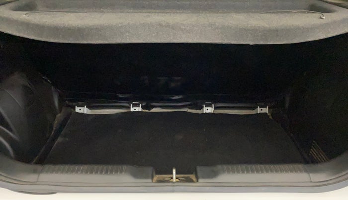 2020 Maruti Swift VXI, Petrol, Manual, 17,242 km, Boot Inside