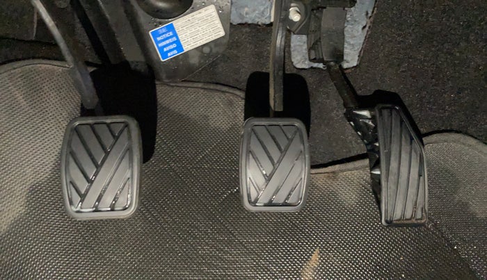 2020 Maruti Swift VXI, Petrol, Manual, 17,242 km, Pedals