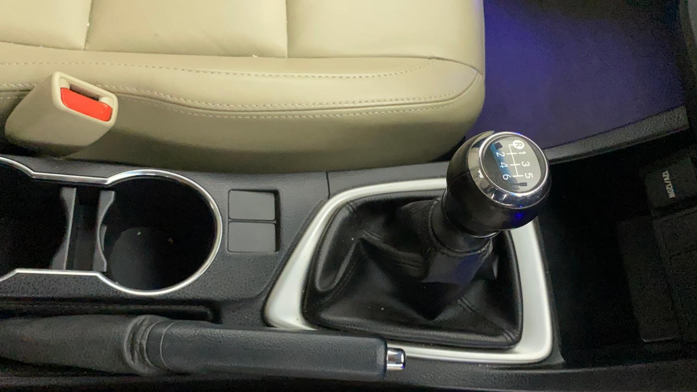 2014 Toyota Corolla Altis GL PETROL, Petrol, Manual, 39,388 km, Gear Lever