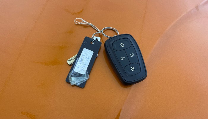 2018 Tata NEXON XZA PLUS DIESEL, Diesel, Automatic, 1,06,214 km, Key Close Up