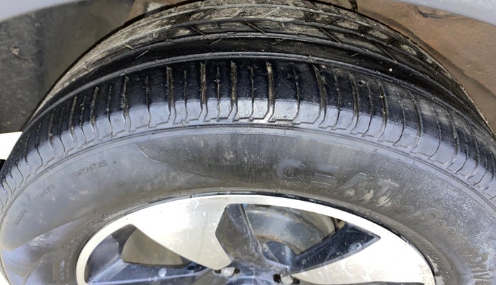 2018 Tata NEXON XZA PLUS DIESEL, Diesel, Automatic, 1,06,214 km, Right Rear Tyre Tread