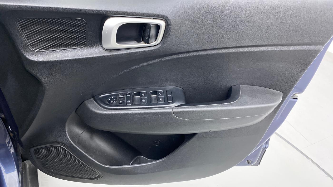 2021 Hyundai VENUE S+ 1.2, Petrol, Manual, 26,508 km, Driver Side Door Panels Control