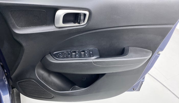 2021 Hyundai VENUE S+ 1.2, Petrol, Manual, 26,508 km, Driver Side Door Panels Control