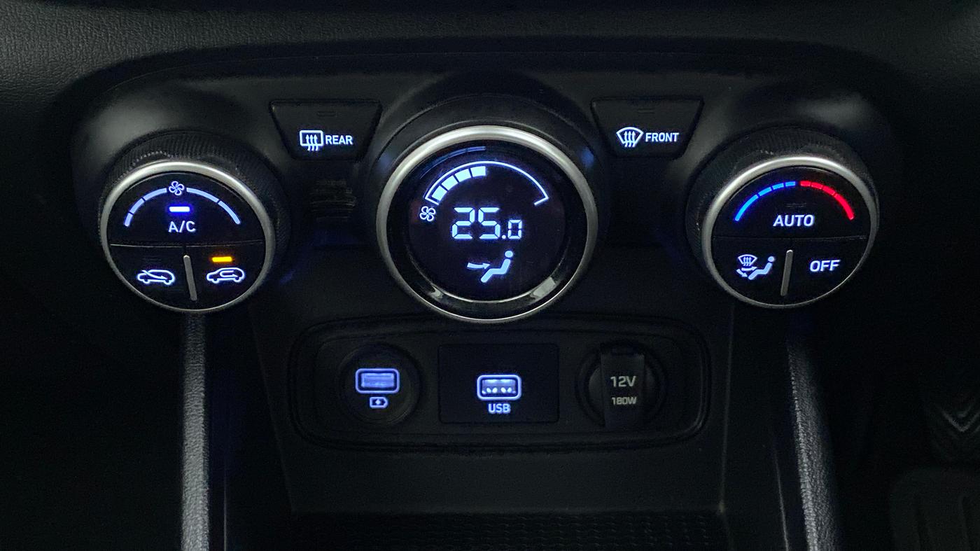 2021 Hyundai VENUE S+ 1.2, Petrol, Manual, 26,508 km, Automatic Climate Control