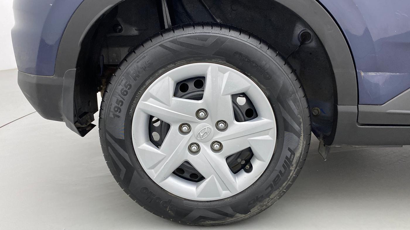 2021 Hyundai VENUE S+ 1.2, Petrol, Manual, 26,508 km, Right Rear Wheel