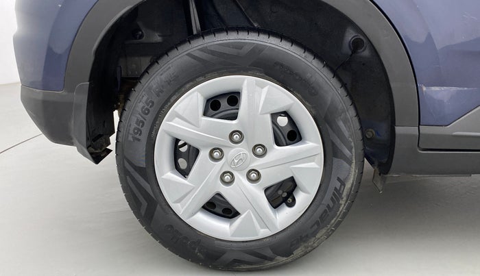 2021 Hyundai VENUE S+ 1.2, Petrol, Manual, 26,508 km, Right Rear Wheel