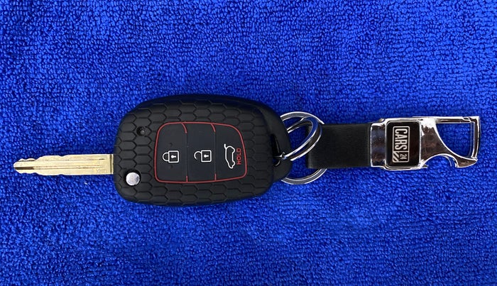 2021 Hyundai VENUE S+ 1.2, Petrol, Manual, 26,508 km, Key Close Up