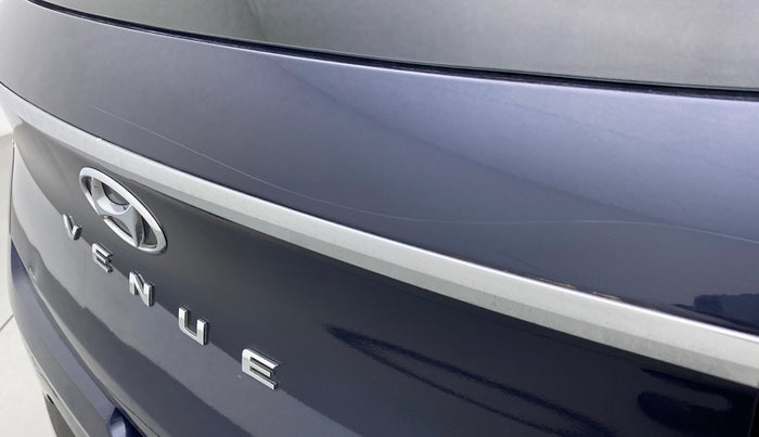 2021 Hyundai VENUE S+ 1.2, Petrol, Manual, 26,508 km, Dicky (Boot door) - Minor scratches