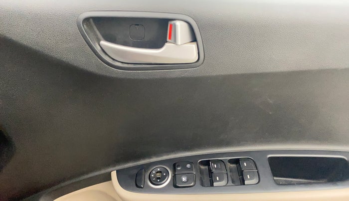 2016 Hyundai Grand i10 SPORTZ 1.2 KAPPA VTVT, Petrol, Manual, 30,618 km, Driver Side Door Panels Control