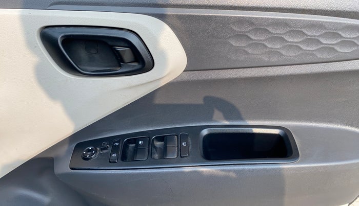 2021 Hyundai AURA S 1.2 CNG, CNG, Manual, 95,560 km, Driver Side Door Panels Control