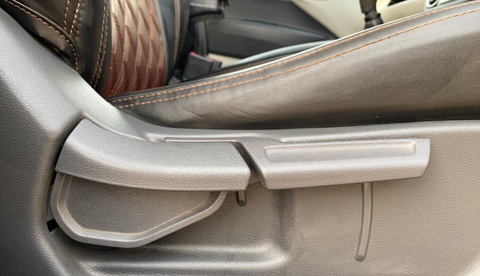 2021 Hyundai AURA S 1.2 CNG, CNG, Manual, 95,560 km, Driver Side Adjustment Panel