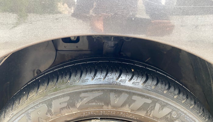 2021 Hyundai AURA S 1.2 CNG, CNG, Manual, 95,560 km, Left Front Tyre Tread