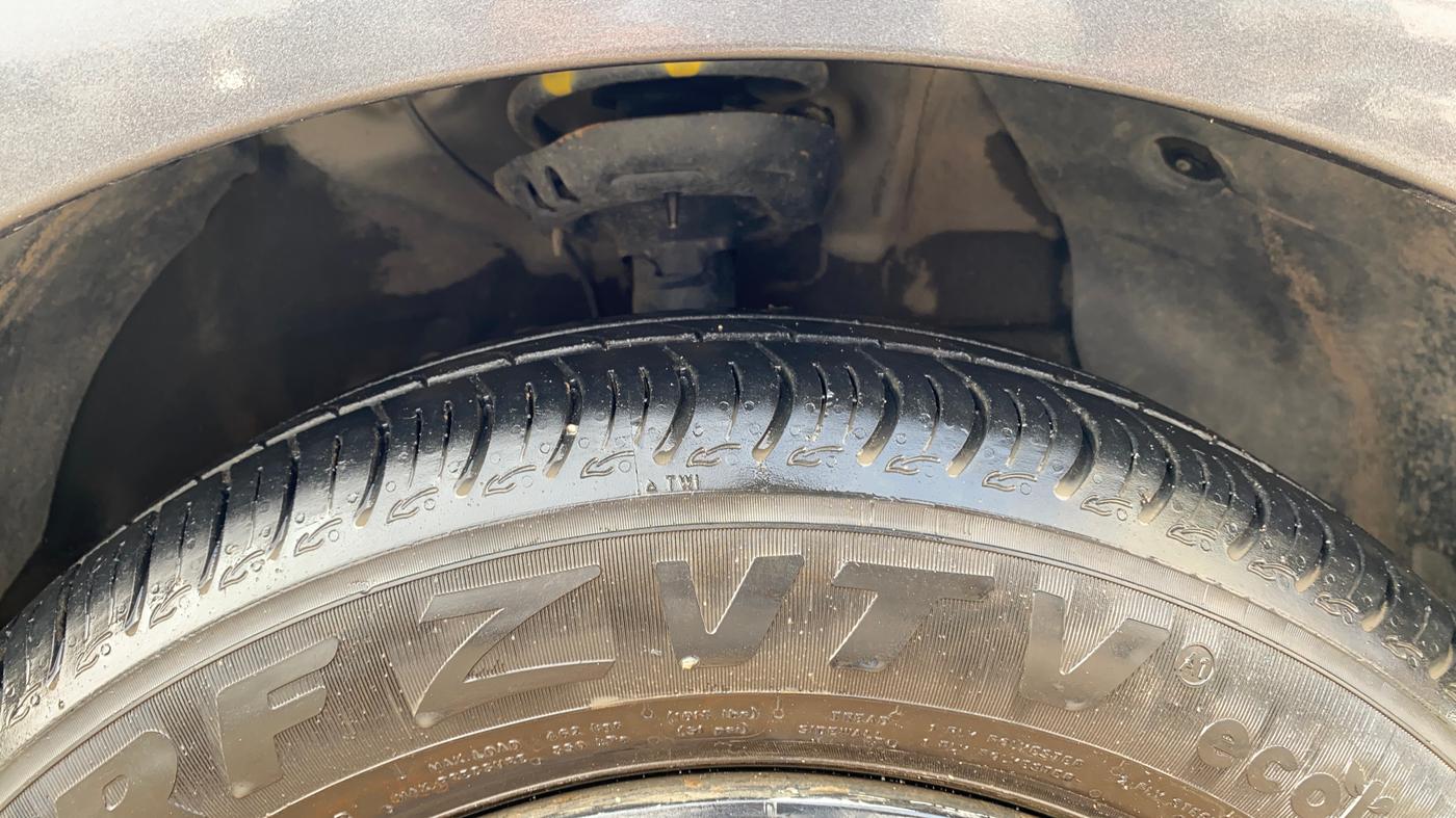 2021 Hyundai AURA S 1.2 CNG, CNG, Manual, 95,560 km, Right Front Tyre Tread