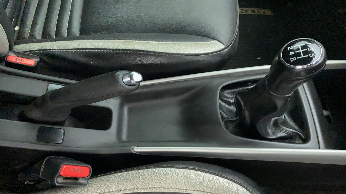 2017 Maruti Baleno ALPHA 1.2 K12, Petrol, Manual, 45,215 km, Gear Lever