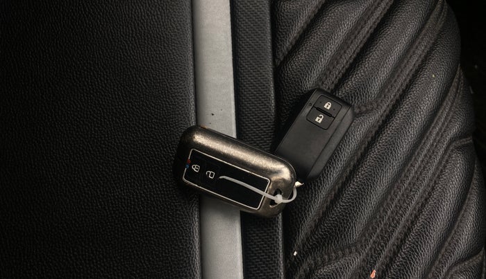 2023 Maruti Swift ZXI, Petrol, Manual, 36,436 km, Key Close Up