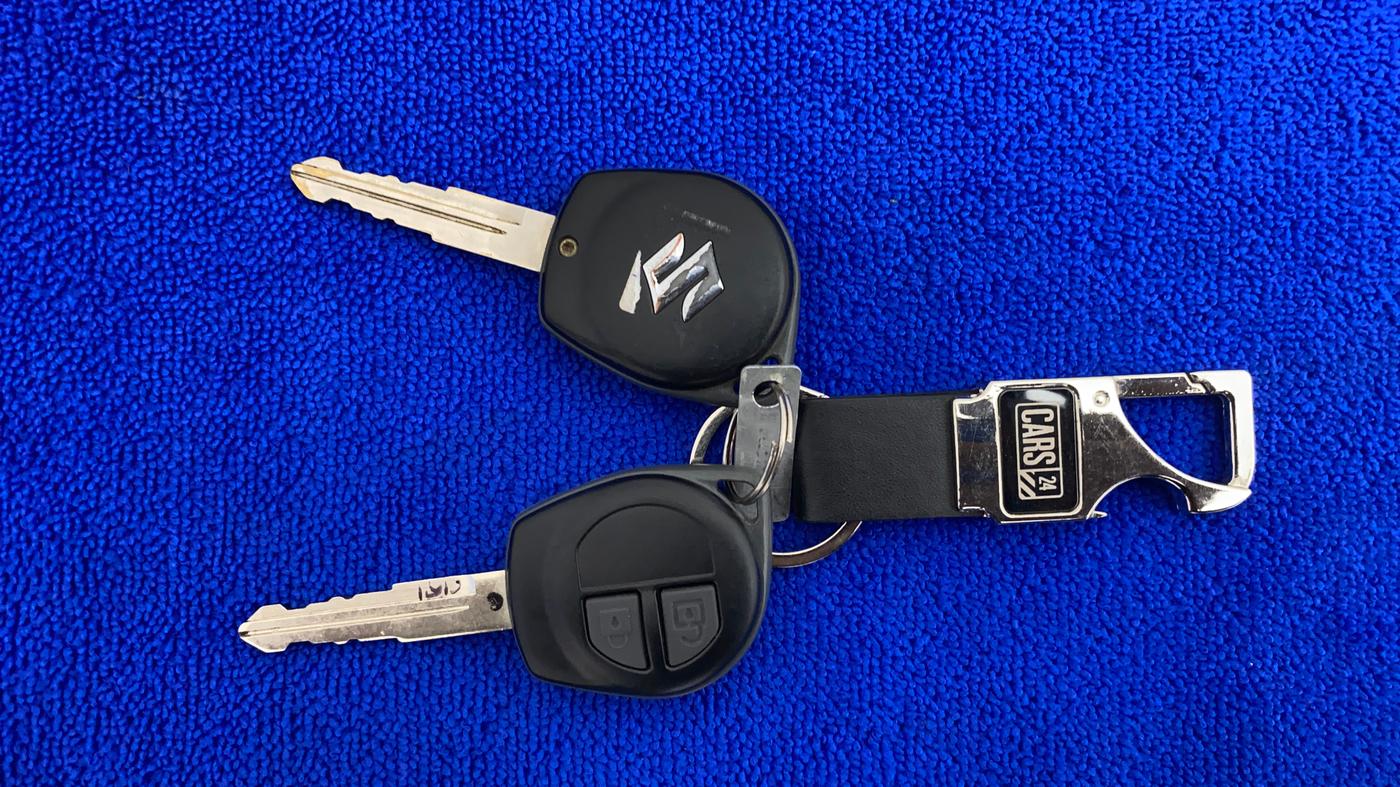 2013 Maruti Swift Dzire VXI, Petrol, Manual, 61,542 km, Key Close Up