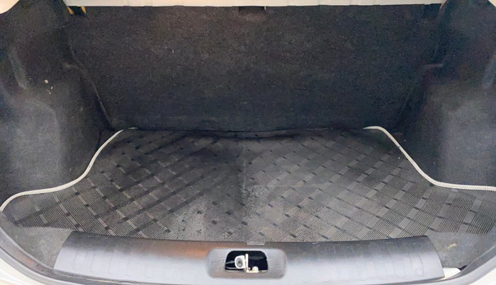 2013 Maruti Swift Dzire VXI, Petrol, Manual, 61,542 km, Boot Inside