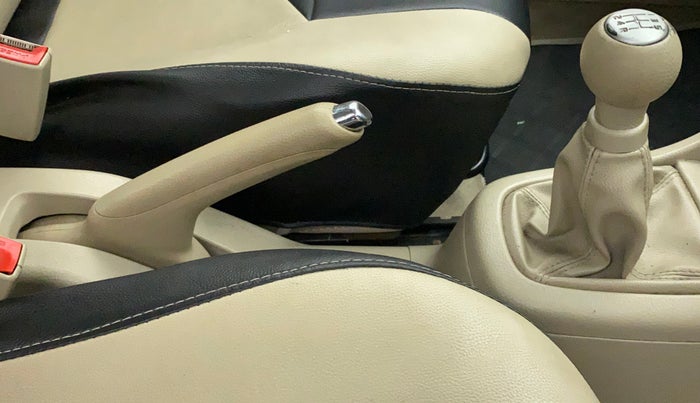 2013 Maruti Swift Dzire VXI, Petrol, Manual, 61,542 km, Gear Lever